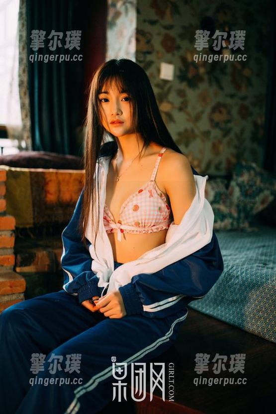 GIRLT果团网-松果儿 GIRLT果团网 - 快来看看松果儿的丝袜图包,高清细节,简直让人想多看几眼!