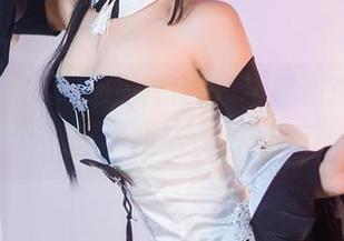 白衬衫与Momoko葵葵的甜蜜邂逅，图包分享超乎想象！