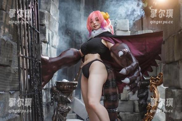 NinJa阿寨寨 NinJa阿寨寨的‘EVELYNN’图集,光影交错间,我的思绪都跟着飘了…