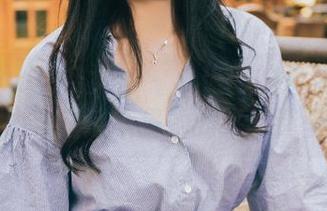 TouTiao头条女神 – 小热巴的最新套装：真心希望这不是她的终极造型。