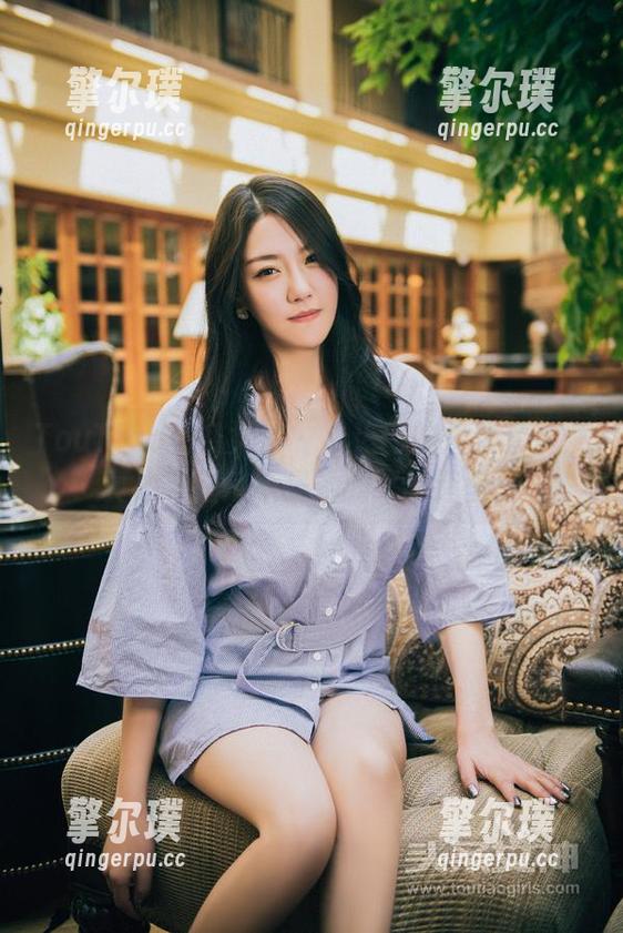 TouTiao头条女神 - 小热巴的最新套装：真心希望这不是她的终极造型。
