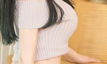 UGirls尤果网 – 在天台上，陈雅漫又双叒叕更新了她的最新作品集，快来瞧瞧！