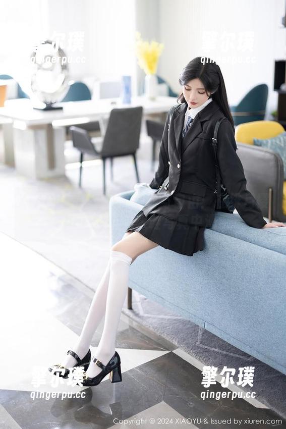 XIAOYU语画界-绯月樱cherry XIAOYU语画界 - 定制与自由:在绯月樱cherry的高跟鞋写真中漫游