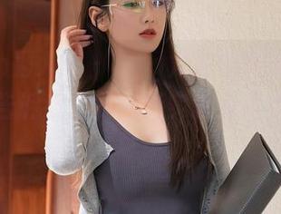 Xiuren秀人网 – Egg尤妮丝用皮衣和定制图片告诉我：时尚其实就是拼勇气和创意！