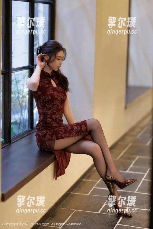 Xiuren秀人网 - 行走的美丽——小夕Kitty在白裙中的免费套图，不看后悔哦！