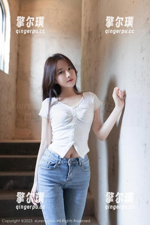 Xiuren秀人网 - 分享一下这个：李七喜的黑色写真，图库里的小调皮！