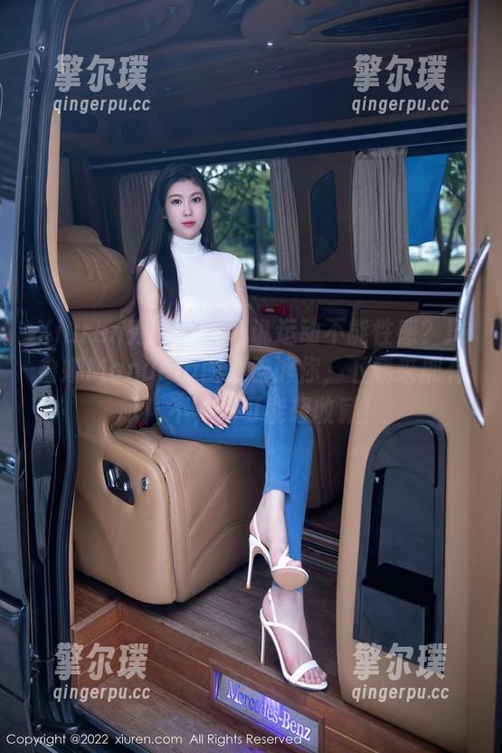 Xiuren秀人网-玛鲁娜Manuela Xiuren秀人网 - 谁说运动不能性感?玛鲁娜Manuela图集告诉你,下载来拥有吧!不,你可能想收藏!