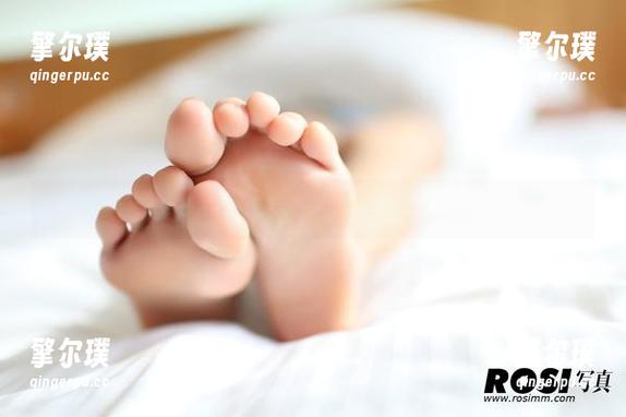 rosi - 小莉姐姐的全套图集，让我不禁联想到那些夏日的微风...