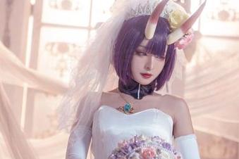 看九九八吖的美腿作品集，高清细腻到我都不想移开目光，真是心动炸裂