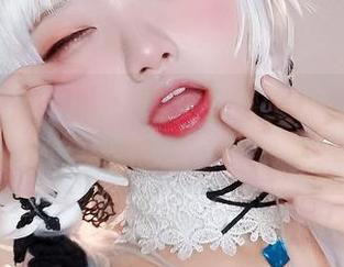 当伊喵_Master的美图遇上巫恋，明日方舟的风情竟这样绵延。