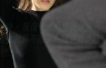 克拉女神 – 僮僮长腿的壁纸集合——这腿看的我恨不得买一打来做桌面！