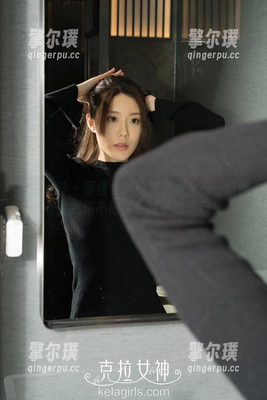 克拉女神-僮僮 克拉女神 - 僮僮长腿的壁纸集合——这腿看的我恨不得买一打来做桌面!