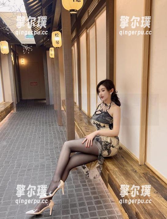 周妍希 微密圈 - 周妍希的黑丝高跟写真:当梦幻与现实撞个满怀,套图收好!