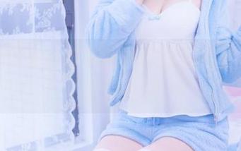 青春的味道？喵糖映画的制服灰丝写真美图很特别