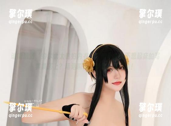 谁能想到‘约尔太太贵妇内衣’能和夏鸽鸽不想起床的写真集搭上？精选瞬间，真是糊里糊涂！
