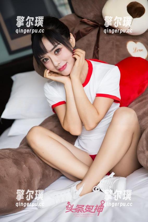 头条女神-苏子淇 头条女神 - 苏子淇的妹妹写真:照片中流露的神秘感,真是让人欲罢不能。