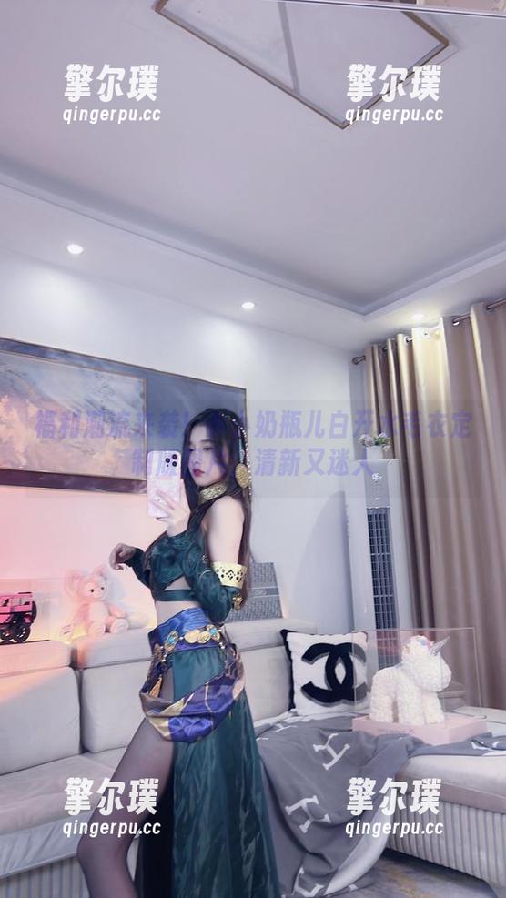 福利潮流来袭！小小奶瓶儿白开水毛衣定制版图片，清新又迷人