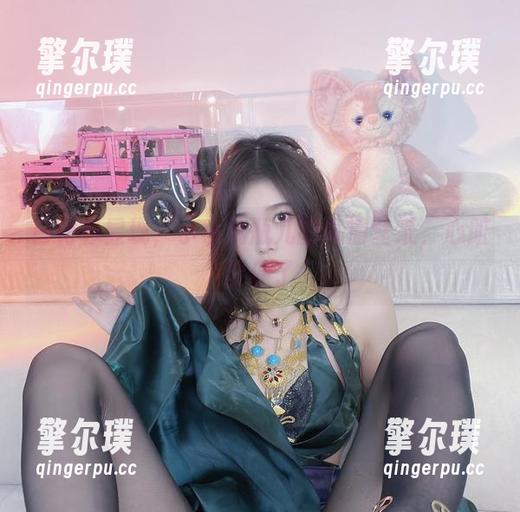 白衬衫显现，小小奶瓶儿的高清壁纸，心脏要停了
