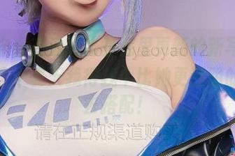 小瑶幺幺在透明比基尼里更新的新写真，感觉这个夏天我得找个比她更透明的心情去搭配！