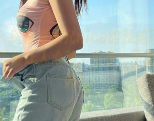 微密圈 – 探秘张思允nice的烈焰玫瑰房车，图片美得让人心动，分享一下这美好瞬间！