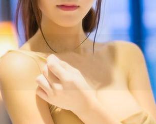 推女神 – 莫雅淇的黑色作品，不闪耀的无圣光里，透着一种无法抗拒的吸引力。