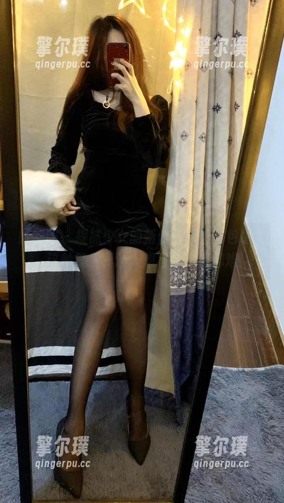 提袜少女 微密圈 - 提袜少女的新作,灰丝图包精选,这种气质真让人想不说废话都难!