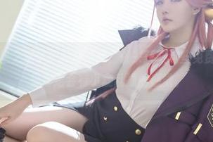 这红裙和“星之迟迟”真是绝配，快来获取这些免费的照片，心里肯定会有小鹿乱撞的感觉。