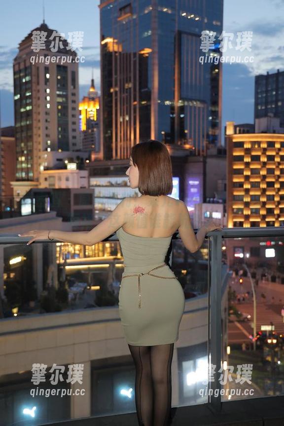 微密圈 - 原图福利！果儿Victoria黑丝短裙，这颜值谁能抗拒？