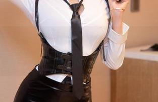 微密圈 – 果儿Victoria超短裤美图：高清展现，仿佛能感受到那一缕微风