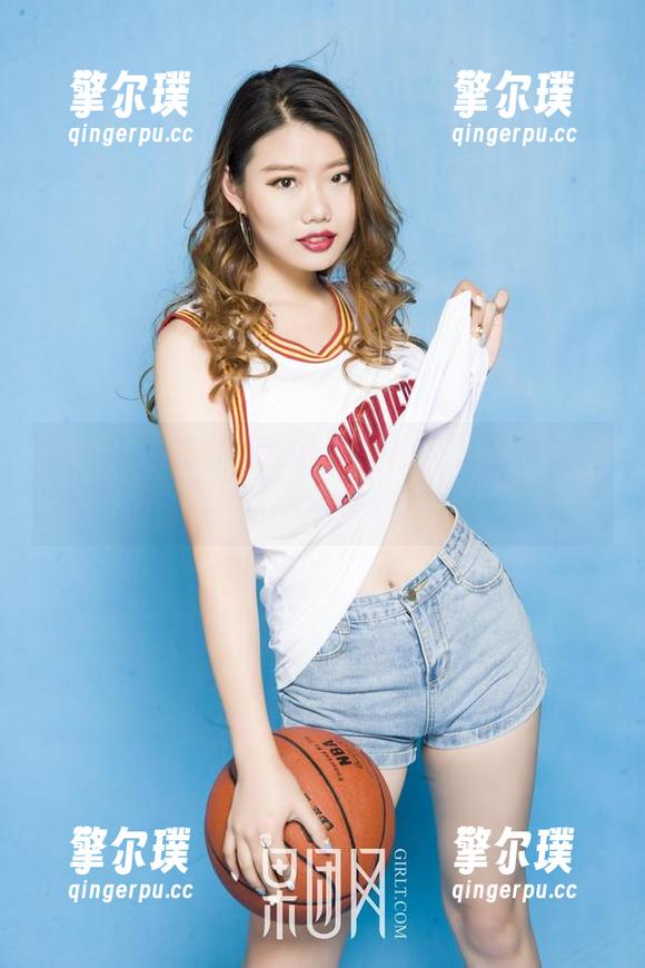 果团网-松果儿 果团网 - 松果儿的私房美图,制服诱惑点燃了我的幻想!