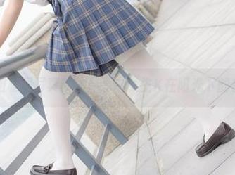 森萝财团私房写真新作：高中女生K在阳光下的白丝诱惑