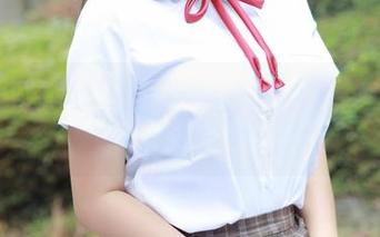 模范学院 – 卤蛋luna的高清资源，眼镜照出不一样的她