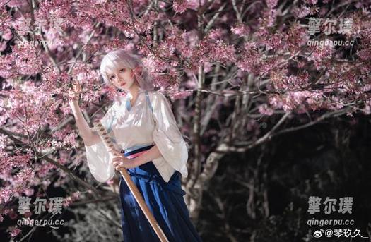 清青琴玖 清青琴玖的眼里有星光,写真自成一派,壁纸再也无法无视!