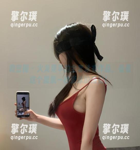 微密圈 - 火龙果羊的全套泳衣作品，看看这个腹肌一秒游泳的感觉！