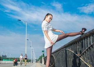 爱丝 – 这透明程度，连我都感到羞涩！佳慧写真，让你免费观看下载！