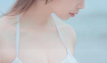 透明女仆的魅力：爱老师phd私拍图片，难道这就是“看得见，摸不着”？