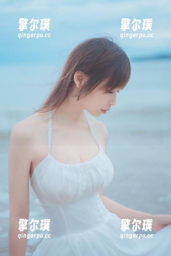 透明女仆的魅力：爱老师phd私拍图片，难道这就是“看得见，摸不着”？