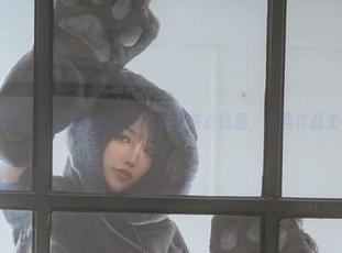 看！那边有个空姐，狐洛洛子给你来点优惠，免费作品来一发！