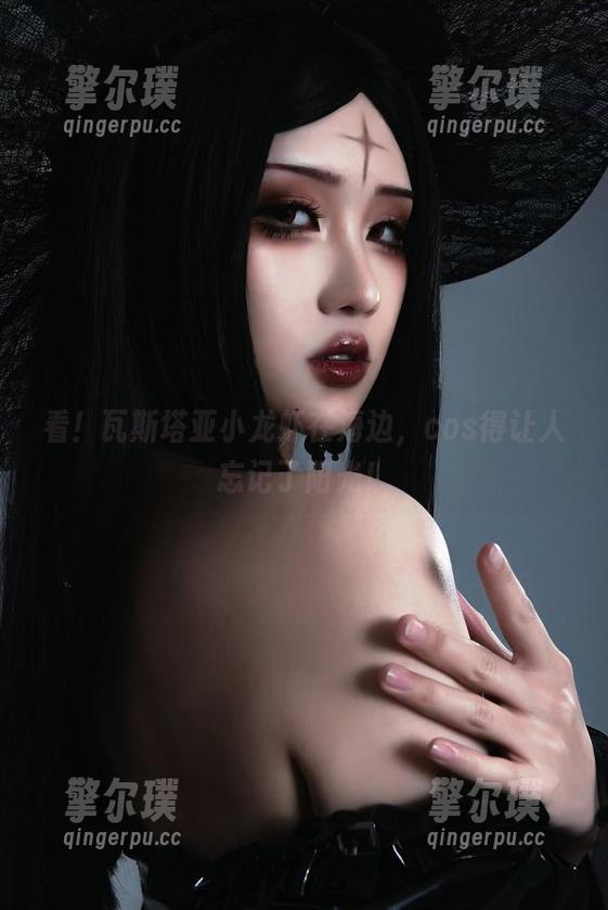 瓦斯塔亚小龙虾 看!瓦斯塔亚小龙虾在海边,cos得让人忘记了阳光!