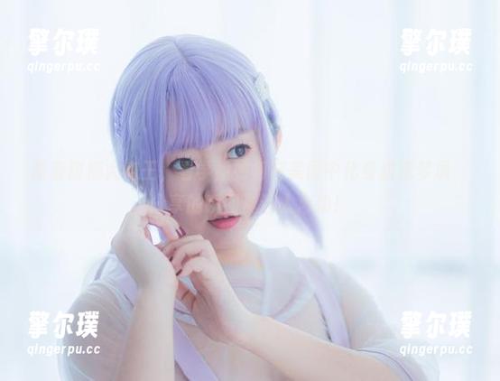 跟着甜糖大魔王，看学姐如何在美图中化身甜蜜梦境，分享的瞬间真让人心动！