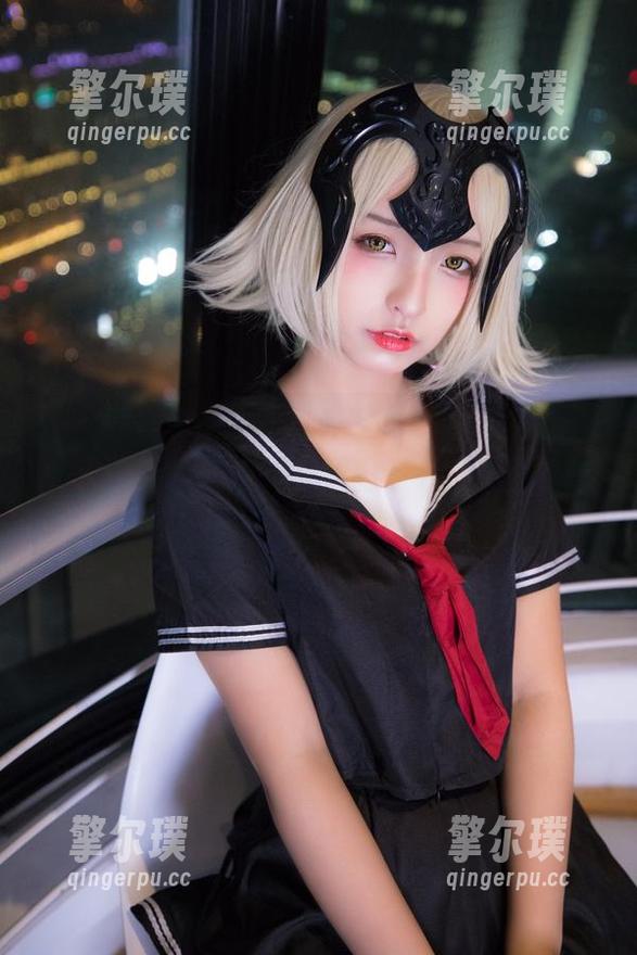 神楽坂真冬 神楽坂真冬姐姐的写真,难道她真是带着冬天的温暖来的吗?原图下载,不要错过!