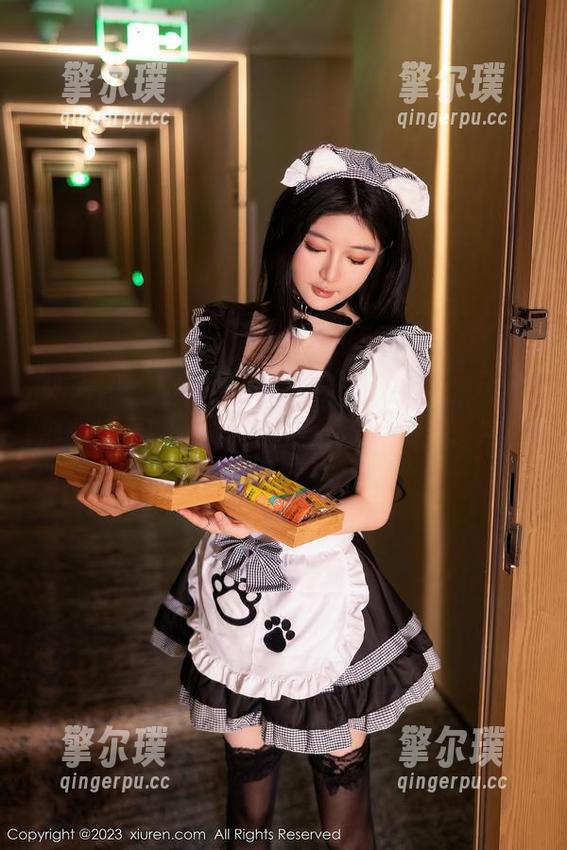 秀人网 - Candy糖糖的白色写真：分享那些好看的不真实，我的审美受到了冲击。