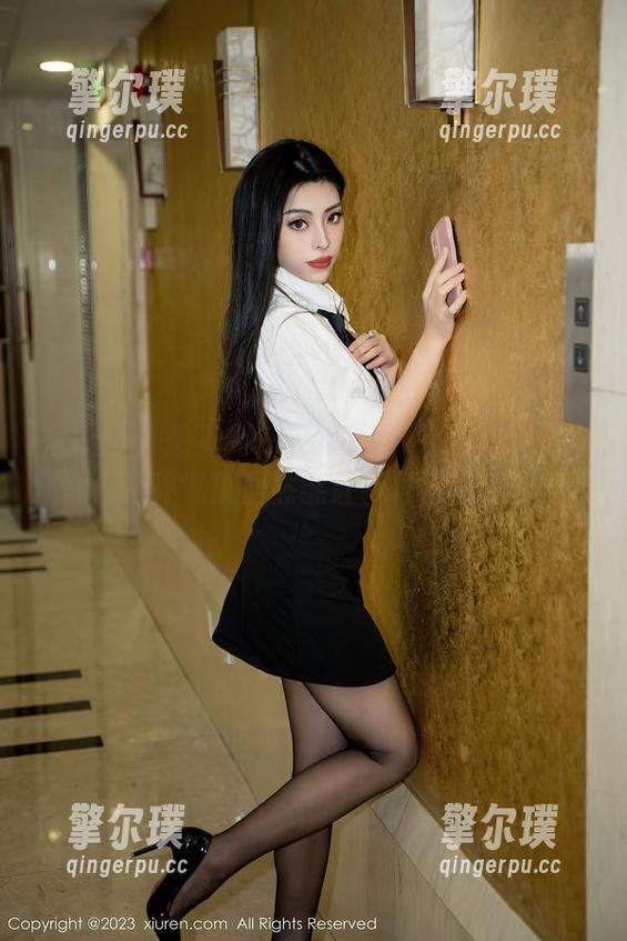 秀人网-Elise谭晓彤 秀人网 - 想不到Elise谭晓彤的JK作品里,这种气质居然能让我怦然心动!