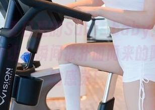 秀人网 – 夏日里的Suki_baby：精选套图，有种让人瞬间被扑面而来的阳光包围的感觉！