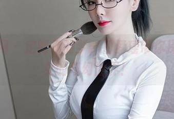 秀人网 – 定制你的梦，初梦瑶带你探索少女的奇幻世界！