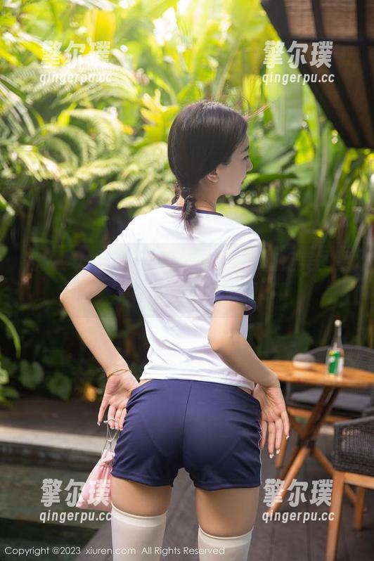 秀人网-周思乔Betty 秀人网 - 这波周思乔Betty的旗袍美图更新,真的真的是太惊艳了!