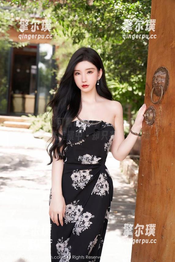 秀人网-夏可馨amii 秀人网 - 夏可馨amii户外高清作品集:游走在自然美景中,却只有她最闪耀。