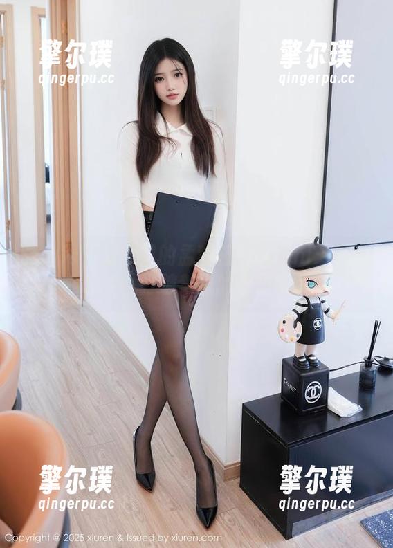 秀人网-孟狐狸FoxYini 秀人网 - 修女风的孟狐狸FoxYini:私拍合集,打破禁忌的那些瞬间