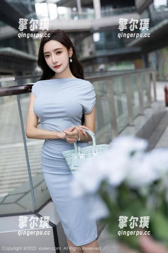 秀人网-小猪peggy 秀人网 - 在小猪peggy的泳池世界里,福利和作品交织出无限可能!