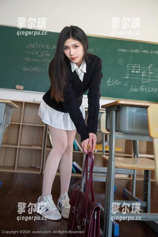 秀人网 - 林文文美脚图包来袭，下载后悔根本不可能！要不要试试？